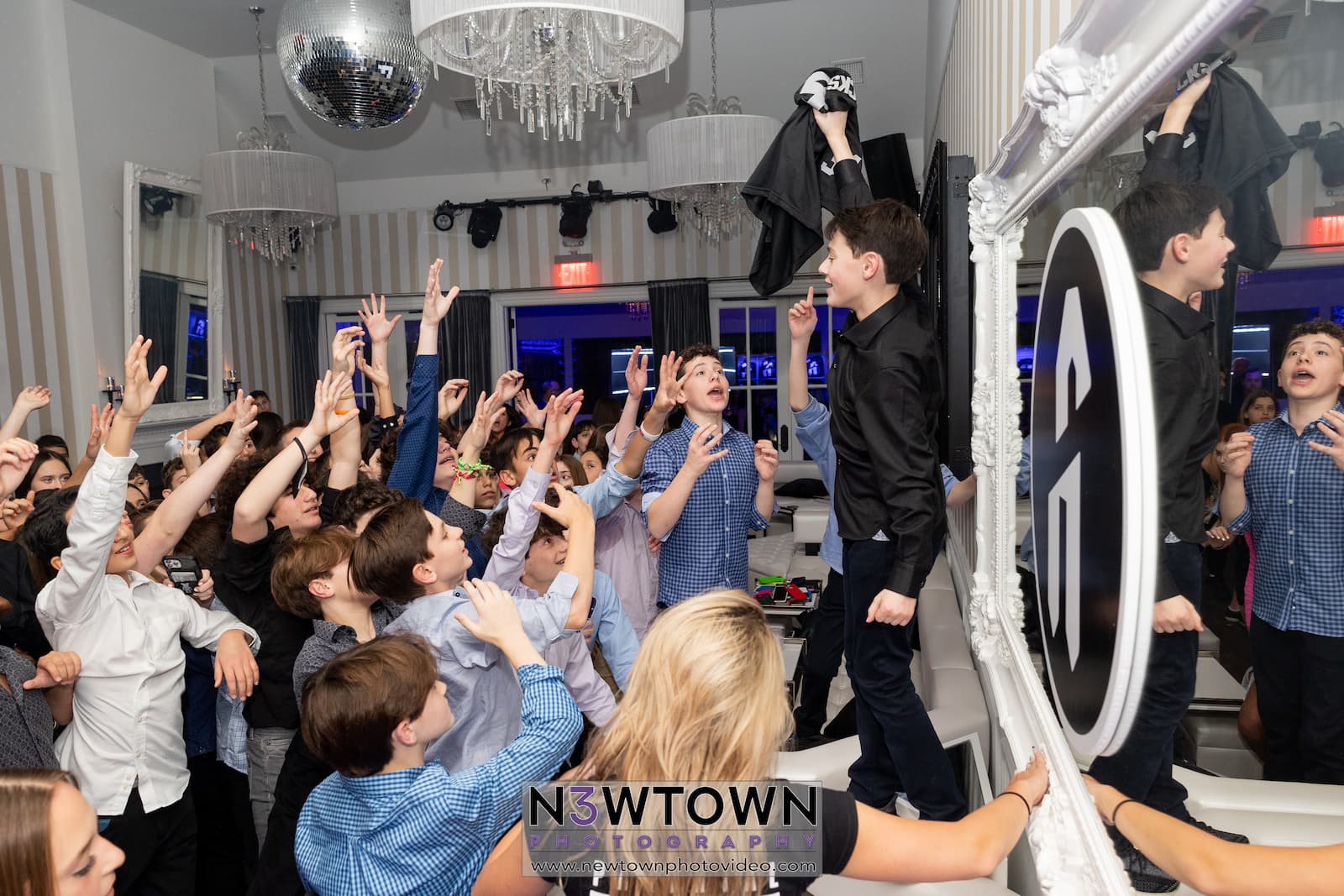 Bar Mitzvah celebration at Vienna of Roslyn